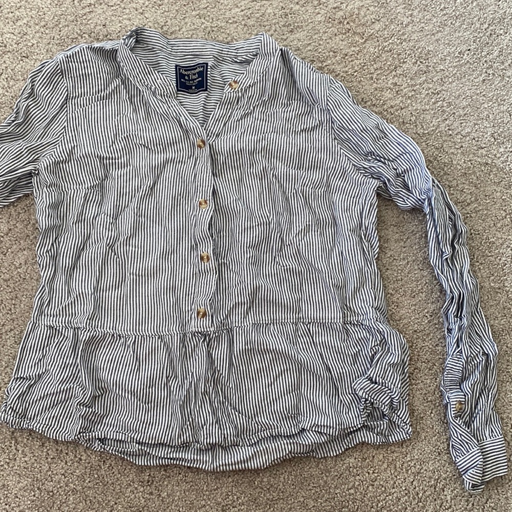 Abercrombie long sleeved top
